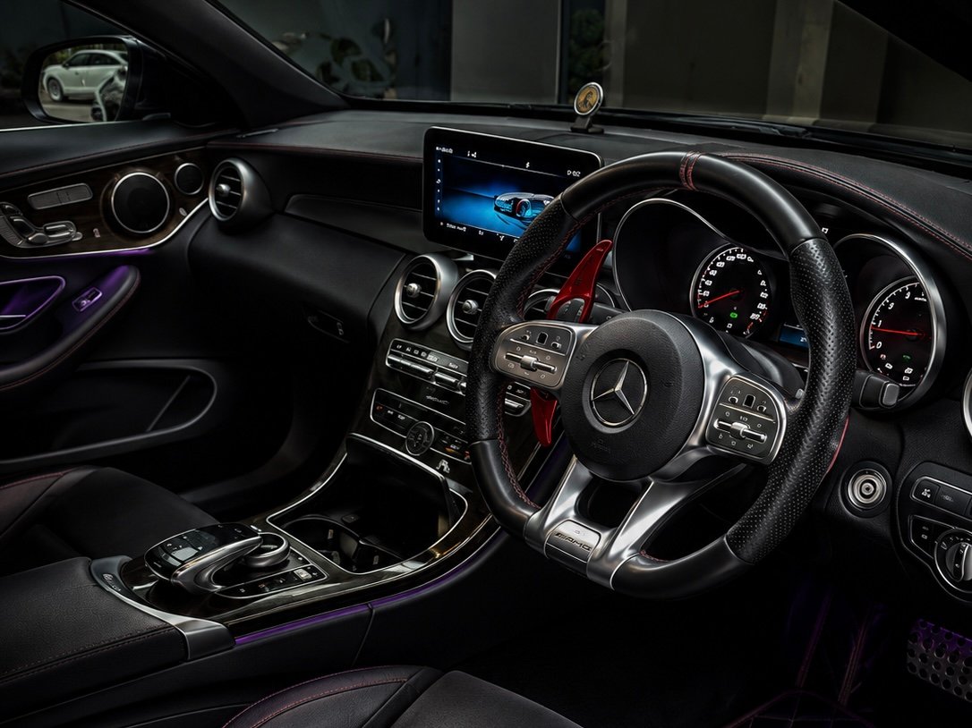 Mercedes-AMG C43 Coupé 2020 - Interior