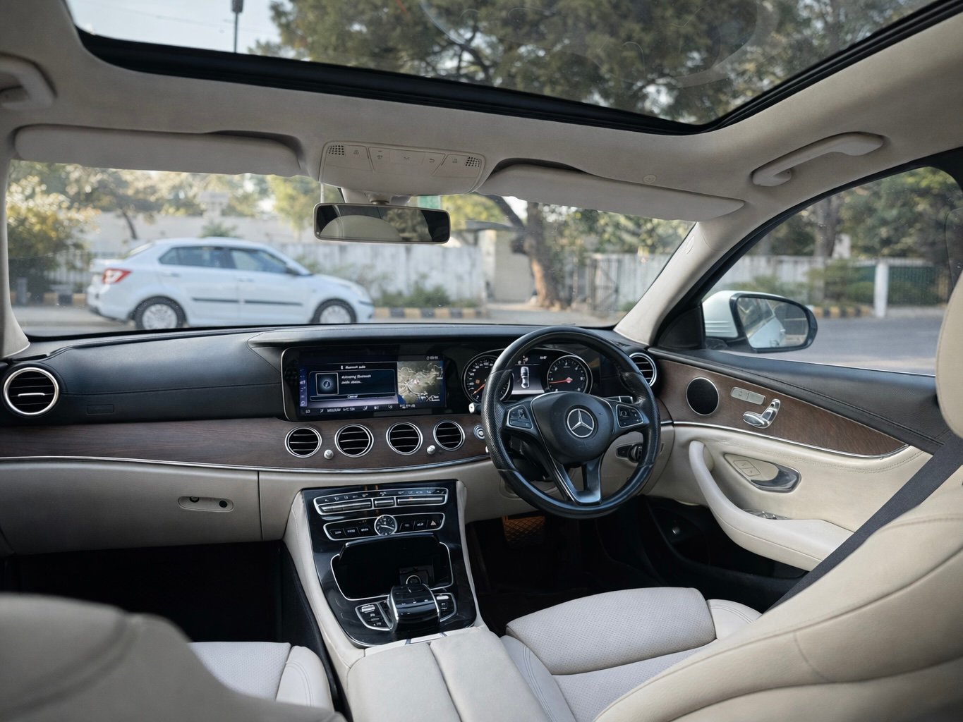 Mercedes-Benz E-Class 220d 2017 - Interior