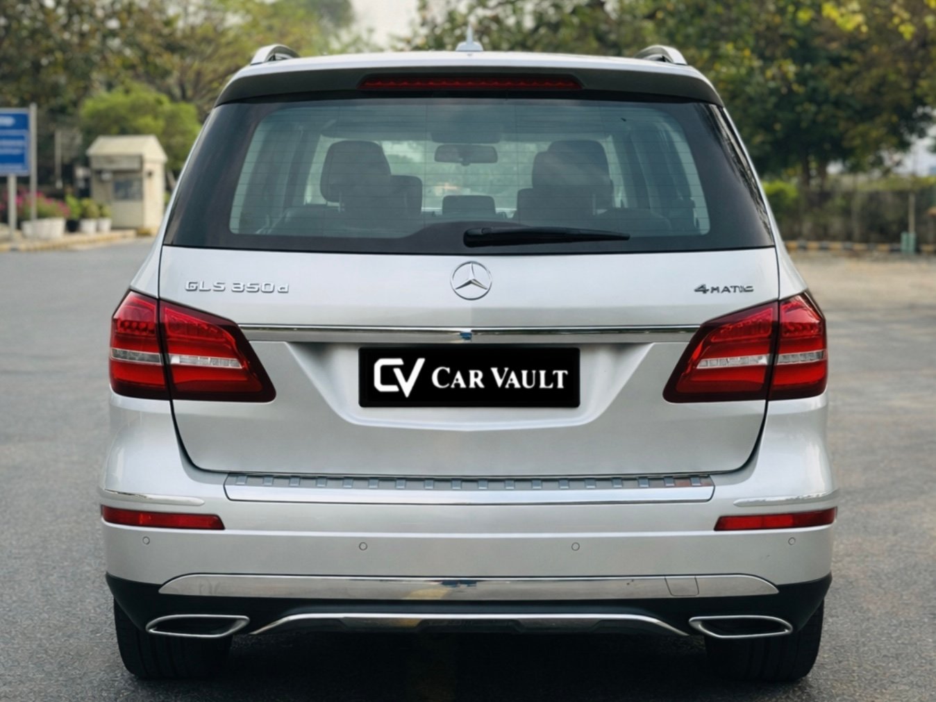 Mercedes-Benz GLS 350d - Side View