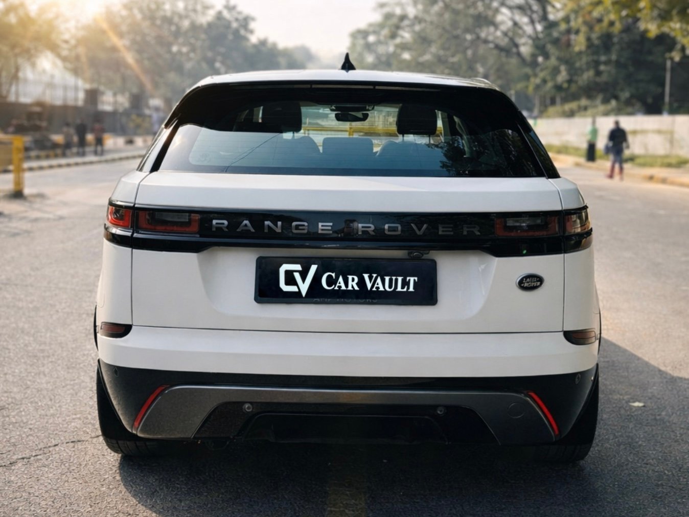 Range Rover Velar R-Dynamic - Side View