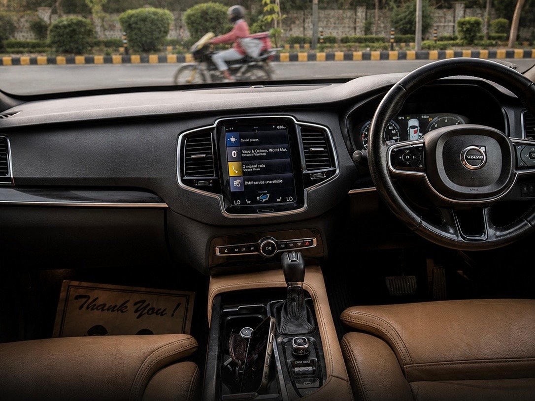 Volvo XC90 D5 Momentum 2017 - Interior