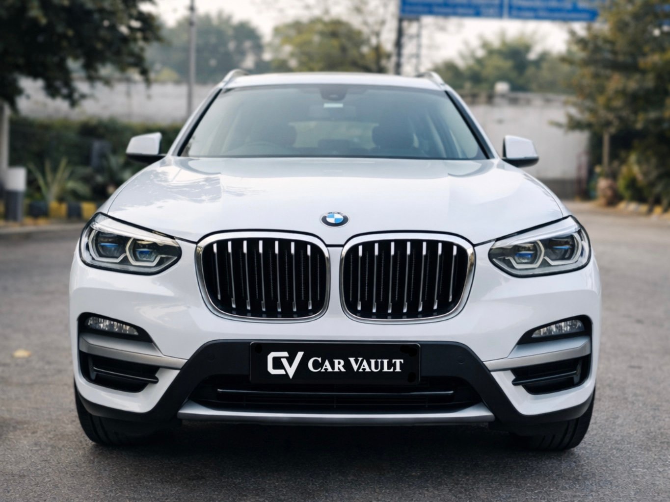 BMW X3 xDrive 20d - Front View