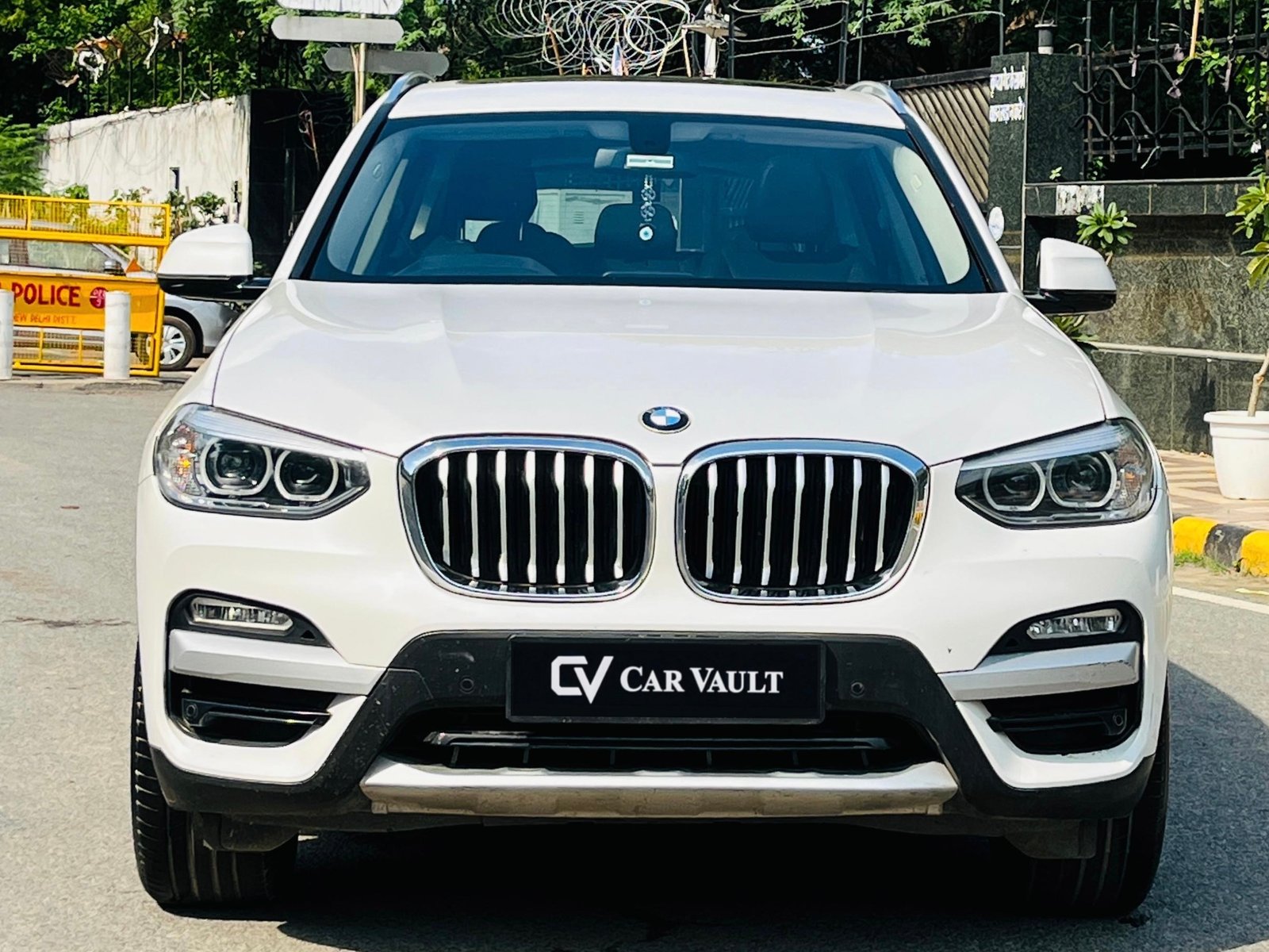 BMW X3 xDrive 20d - Front View