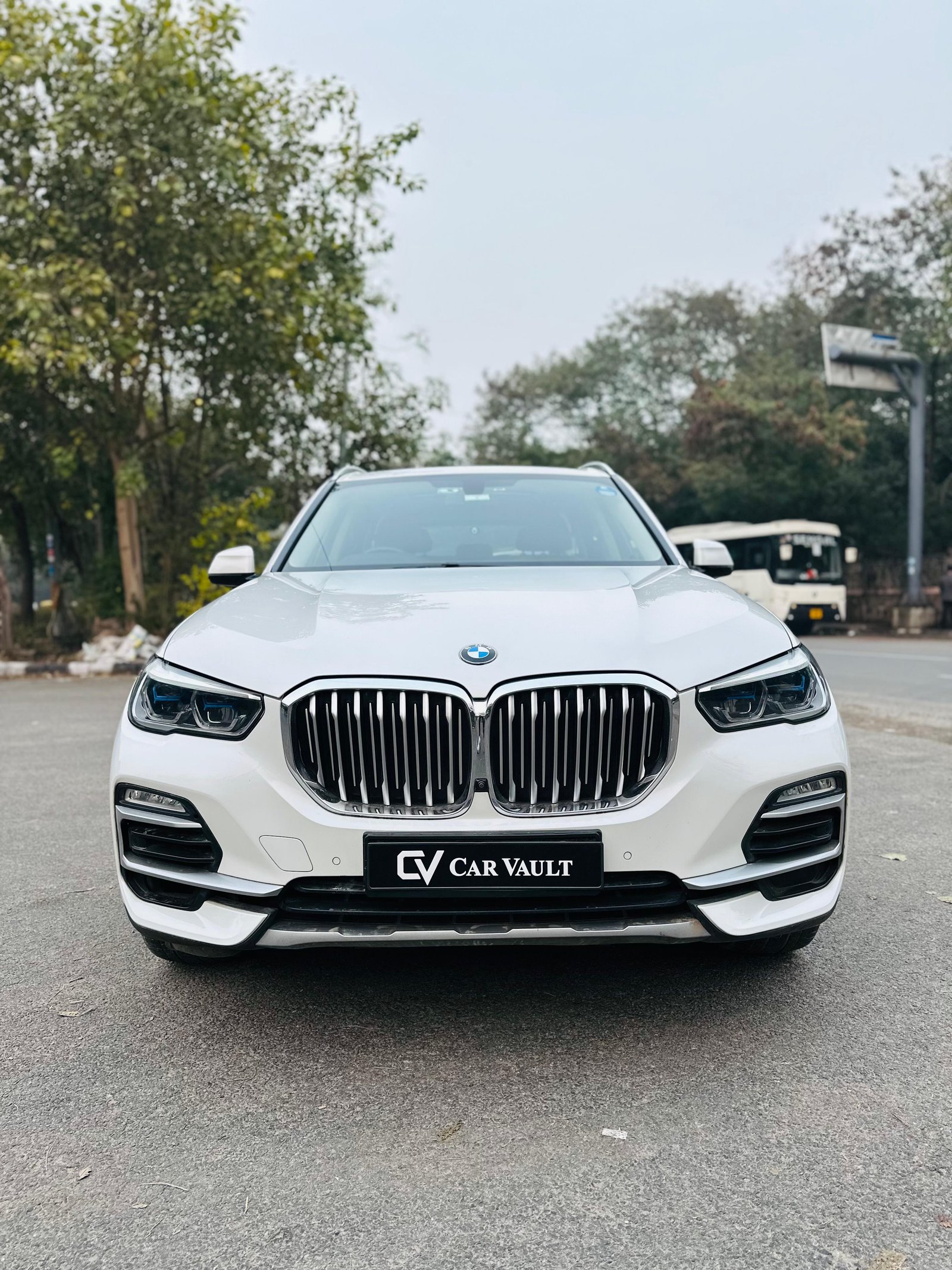 BMW X5 xDrive 30d - Front View